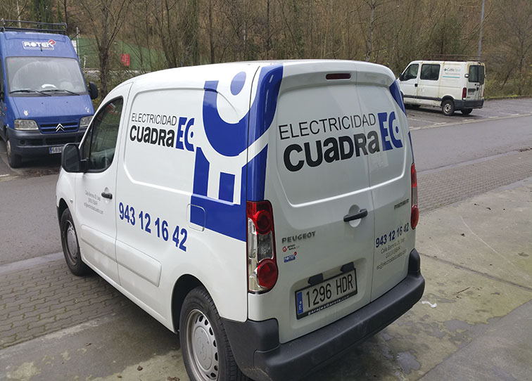 furgoneta-comecial-rotulada