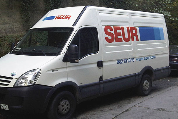 rotulacion-furgoneta-de-transporte