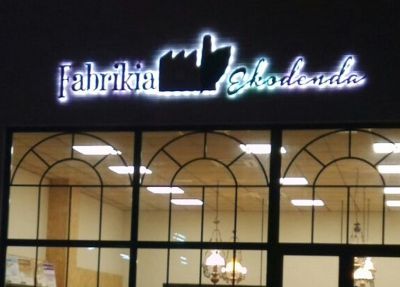 letras-PVC-iluminacion-tiras-de-led